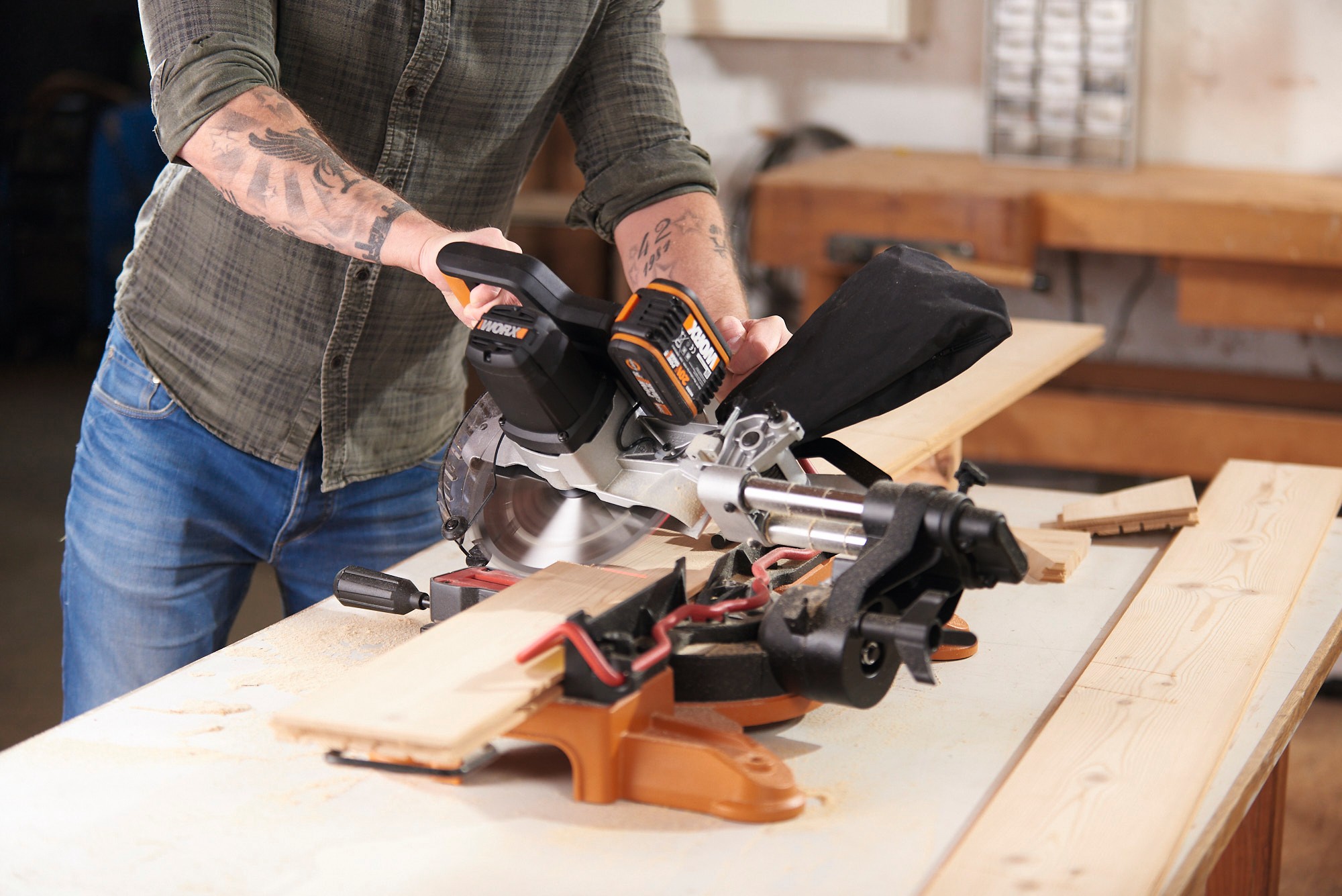 Worx WX845.9 - Ingletadora 20V S/bat